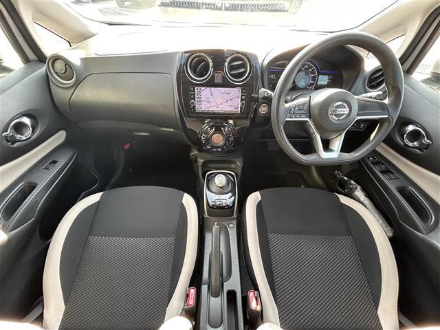 ノート ｅ－パワー　Ｘ　純正７型ナビ／全周囲カメラ／クリアランスソナー／インテリジェントルームミラー／ステアリングリモコン／純正ドアバイザー／電格ミラー／オートライト／衝突被害軽減装置／車線逸脱防止装置／純正ドアバイザー（30枚目）