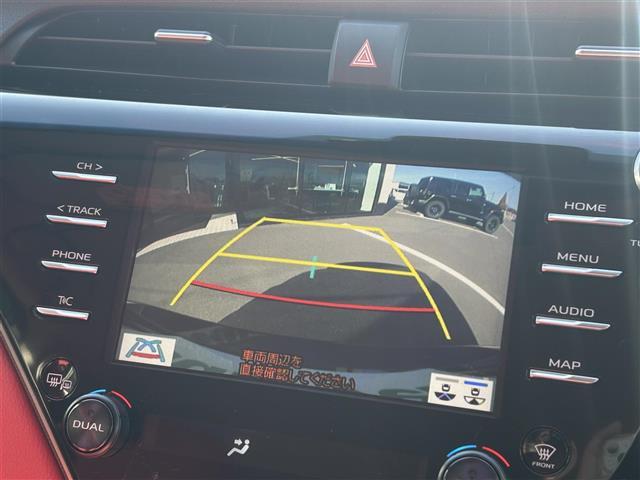 カムリ ＷＳブラックエディション　純正８型ディスプレイオーディオ／バックカメラ／赤レザーシート／前席シートヒーター／トヨタセーフティセンス／レーダークルーズコントロール／ブラインドスポットモニター／クリアランスソナー／禁煙車（2枚目）