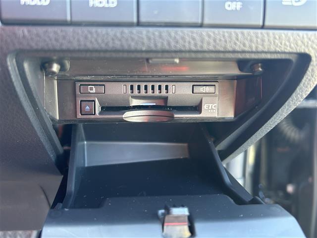 カムリ ＷＳブラックエディション　純正８型ディスプレイオーディオ／バックカメラ／赤レザーシート／前席シートヒーター／トヨタセーフティセンス／レーダークルーズコントロール／ブラインドスポットモニター／クリアランスソナー／禁煙車（7枚目）