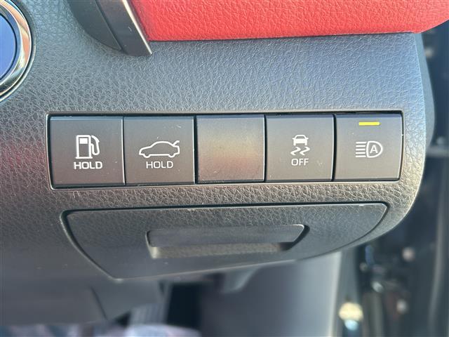 カムリ ＷＳブラックエディション　純正８型ディスプレイオーディオ／バックカメラ／赤レザーシート／前席シートヒーター／トヨタセーフティセンス／レーダークルーズコントロール／ブラインドスポットモニター／クリアランスソナー／禁煙車（8枚目）