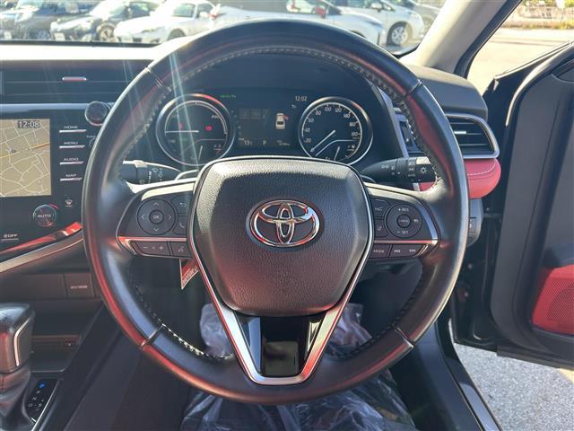 カムリ ＷＳブラックエディション　純正８型ディスプレイオーディオ／バックカメラ／赤レザーシート／前席シートヒーター／トヨタセーフティセンス／レーダークルーズコントロール／ブラインドスポットモニター／クリアランスソナー／禁煙車（19枚目）