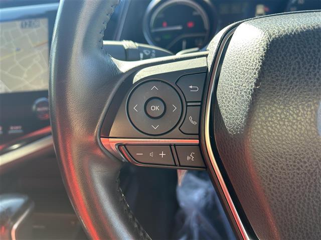 カムリ ＷＳブラックエディション　純正８型ディスプレイオーディオ／バックカメラ／赤レザーシート／前席シートヒーター／トヨタセーフティセンス／レーダークルーズコントロール／ブラインドスポットモニター／クリアランスソナー／禁煙車（20枚目）