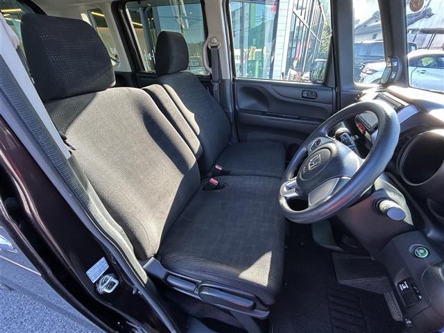 Ｎ－ＢＯＸ Ｇ・Ｌパッケージ　純正７型ナビ／バックカメラ／片側電動スライドドア／アイドリングストップ／Ｂｌｕｅｔｏｏｔｈ／フルセグＴＶ／純正フロアマット／電格ミラー／ドアバイザー／後席サンシェイド／ステアリングリモコン／禁煙車（11枚目）