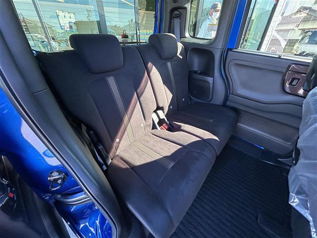 Ｎ－ＢＯＸカスタム Ｇ・Ｌホンダセンシング　純正８型ナビ／バックカメラ／両側電動スライド／アダプティブクルーズコントロール／アイドリングストップ／前後ドライブレコーダー／ドアバイザー／電格ミラー／ステアリングリモコン／ＵＳＢ入力端子／禁煙車（12枚目）