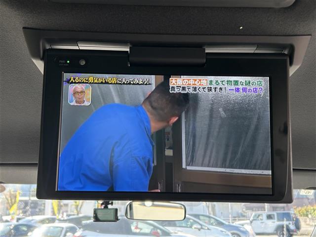 エスクァイア Ｇｉ　純正９型ナビ／純正１２．１型後席モニター／両側電動スライドドア／トヨタセーフティセンス／クルーズコントロール／クリアランスソナー／Ｂｌｕｅｔｏｏｔｈ／フルセグＴＶ／レザーシート／シートヒーター／禁煙車（2枚目）