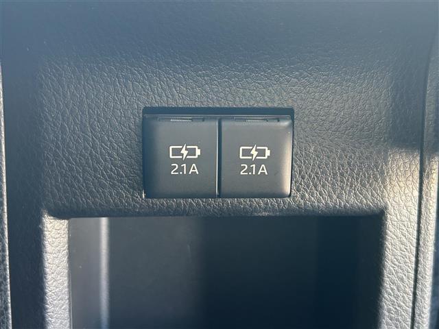 エスクァイア Ｇｉ　純正９型ナビ／純正１２．１型後席モニター／両側電動スライドドア／トヨタセーフティセンス／クルーズコントロール／クリアランスソナー／Ｂｌｕｅｔｏｏｔｈ／フルセグＴＶ／レザーシート／シートヒーター／禁煙車（9枚目）