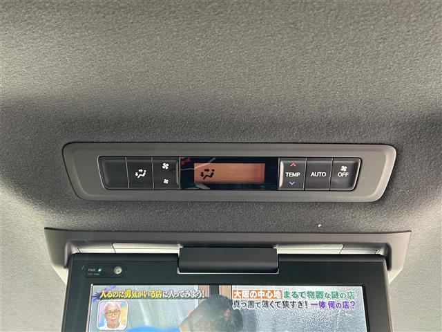 エスクァイア Ｇｉ　純正９型ナビ／純正１２．１型後席モニター／両側電動スライドドア／トヨタセーフティセンス／クルーズコントロール／クリアランスソナー／Ｂｌｕｅｔｏｏｔｈ／フルセグＴＶ／レザーシート／シートヒーター／禁煙車（10枚目）