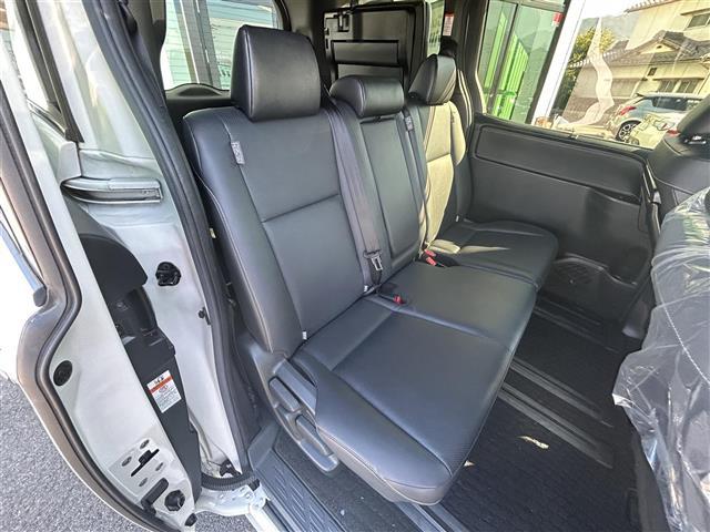 エスクァイア Ｇｉ　純正９型ナビ／純正１２．１型後席モニター／両側電動スライドドア／トヨタセーフティセンス／クルーズコントロール／クリアランスソナー／Ｂｌｕｅｔｏｏｔｈ／フルセグＴＶ／レザーシート／シートヒーター／禁煙車（13枚目）