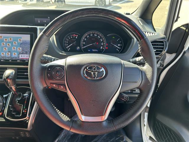 エスクァイア Ｇｉ　純正９型ナビ／純正１２．１型後席モニター／両側電動スライドドア／トヨタセーフティセンス／クルーズコントロール／クリアランスソナー／Ｂｌｕｅｔｏｏｔｈ／フルセグＴＶ／レザーシート／シートヒーター／禁煙車（19枚目）