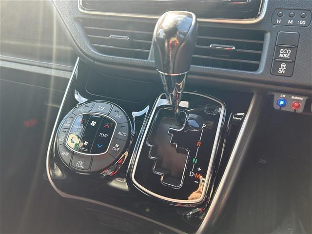 エスクァイア Ｇｉ　純正９型ナビ／純正１２．１型後席モニター／両側電動スライドドア／トヨタセーフティセンス／クルーズコントロール／クリアランスソナー／Ｂｌｕｅｔｏｏｔｈ／フルセグＴＶ／レザーシート／シートヒーター／禁煙車（27枚目）