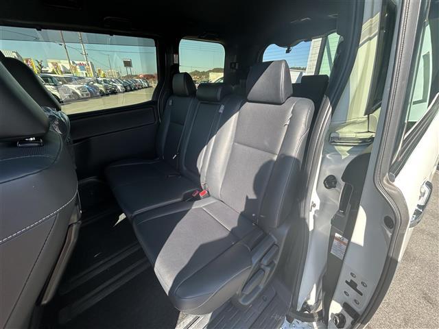 エスクァイア Ｇｉ　純正９型ナビ／純正１２．１型後席モニター／両側電動スライドドア／トヨタセーフティセンス／クルーズコントロール／クリアランスソナー／Ｂｌｕｅｔｏｏｔｈ／フルセグＴＶ／レザーシート／シートヒーター／禁煙車（33枚目）