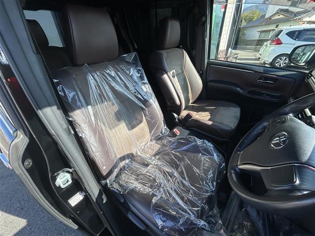 エスクァイア Ｇｉ　プレミアムパッケージ　ＡＬＰＩＮＥビックＸ１１型ナビ／ＡＬＰＩＮＥ後席モニター／バックカメラ／両側電動スライドドア／茶色ハーフレザーシート／シートヒーター／クルーズコントロール／ステアリングヒーター／ＨＤＭＩ入力端子／禁煙（11枚目）