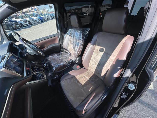 エスクァイア Ｇｉ　プレミアムパッケージ　ＡＬＰＩＮＥビックＸ１１型ナビ／ＡＬＰＩＮＥ後席モニター／バックカメラ／両側電動スライドドア／茶色ハーフレザーシート／シートヒーター／クルーズコントロール／ステアリングヒーター／ＨＤＭＩ入力端子／禁煙（12枚目）