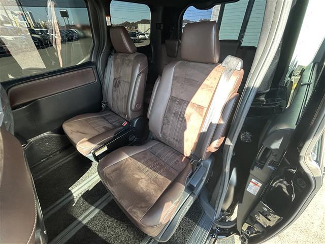 エスクァイア Ｇｉ　プレミアムパッケージ　ＡＬＰＩＮＥビックＸ１１型ナビ／ＡＬＰＩＮＥ後席モニター／バックカメラ／両側電動スライドドア／茶色ハーフレザーシート／シートヒーター／クルーズコントロール／ステアリングヒーター／ＨＤＭＩ入力端子／禁煙（13枚目）