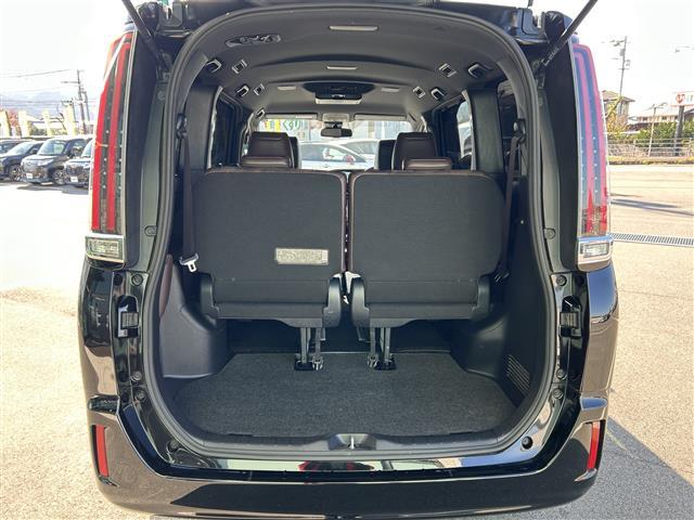 エスクァイア Ｇｉ　プレミアムパッケージ　ＡＬＰＩＮＥビックＸ１１型ナビ／ＡＬＰＩＮＥ後席モニター／バックカメラ／両側電動スライドドア／茶色ハーフレザーシート／シートヒーター／クルーズコントロール／ステアリングヒーター／ＨＤＭＩ入力端子／禁煙（14枚目）