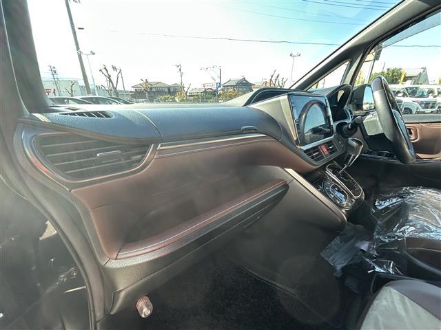 エスクァイア Ｇｉ　プレミアムパッケージ　ＡＬＰＩＮＥビックＸ１１型ナビ／ＡＬＰＩＮＥ後席モニター／バックカメラ／両側電動スライドドア／茶色ハーフレザーシート／シートヒーター／クルーズコントロール／ステアリングヒーター／ＨＤＭＩ入力端子／禁煙（32枚目）