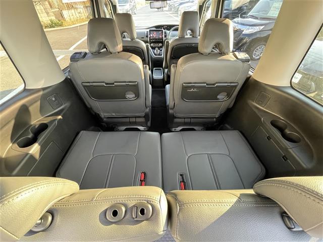 セレナ ｅ－パワー　ハイウェイスターＶ　純正９型ナビ／純正後席モニター／両側電動スライドドア／全周囲カメラ／純正フルエアロ／プロパイロット／クリアランスソナー／ドライブレコーダー／Ｂｌｕｅｔｏｏｔｈ／フルセグＴＶ／インテリジェントルームミラ（34枚目）