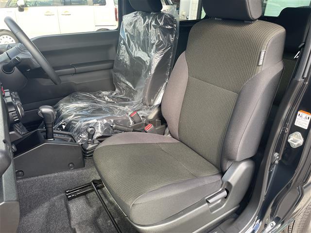 ジムニー ＸＣ　Ｓｔｒａｄａ７型ナビ／フルセグＴＶ／Ｂｌｕｅｔｏｏｔｈ／クルーズコントロール／アイドリングストップ／シートヒーター／ＬＥＤヘッドライト／トランスファーレバー／ヒートミラー／ＥＴＣ／電格ミラー／禁煙車（13枚目）