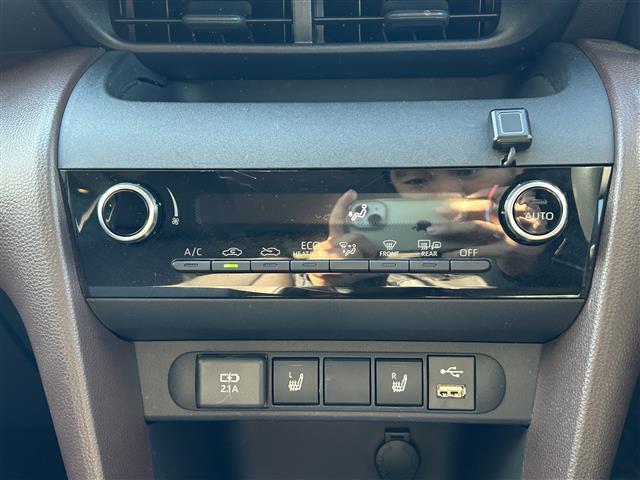 ヤリスクロス ハイブリッドZ 純正ナビ(フルセグTV/Bluetooth)/全周囲カメラ/ETC2.0/運転席パワーシート/半革シート/社外前後ドラレコ/追従クルコン/純正18インチAW/100V充電/前後コーナーセンサー(5枚目)