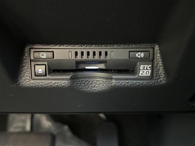 ヤリスクロス ハイブリッドZ 純正ナビ(フルセグTV/Bluetooth)/全周囲カメラ/ETC2.0/運転席パワーシート/半革シート/社外前後ドラレコ/追従クルコン/純正18インチAW/100V充電/前後コーナーセンサー(6枚目)