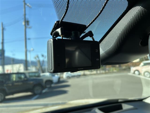 ヤリスクロス ハイブリッドZ 純正ナビ(フルセグTV/Bluetooth)/全周囲カメラ/ETC2.0/運転席パワーシート/半革シート/社外前後ドラレコ/追従クルコン/純正18インチAW/100V充電/前後コーナーセンサー(7枚目)