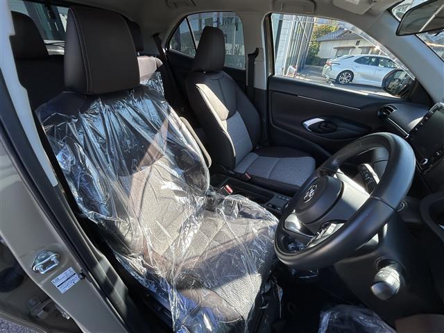 ヤリスクロス ハイブリッドZ 純正ナビ(フルセグTV/Bluetooth)/全周囲カメラ/ETC2.0/運転席パワーシート/半革シート/社外前後ドラレコ/追従クルコン/純正18インチAW/100V充電/前後コーナーセンサー(11枚目)