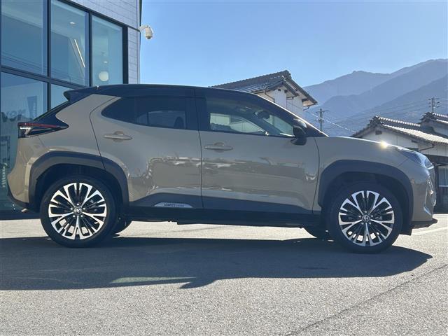 ヤリスクロス ハイブリッドZ 純正ナビ(フルセグTV/Bluetooth)/全周囲カメラ/ETC2.0/運転席パワーシート/半革シート/社外前後ドラレコ/追従クルコン/純正18インチAW/100V充電/前後コーナーセンサー(21枚目)