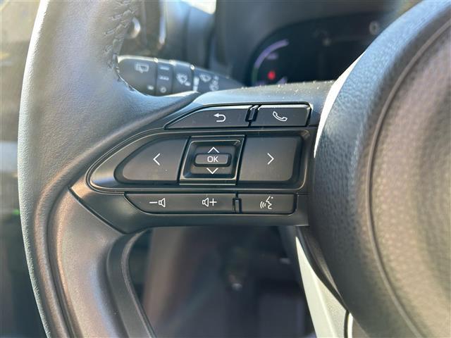 ヤリスクロス ハイブリッドZ 純正ナビ(フルセグTV/Bluetooth)/全周囲カメラ/ETC2.0/運転席パワーシート/半革シート/社外前後ドラレコ/追従クルコン/純正18インチAW/100V充電/前後コーナーセンサー(24枚目)