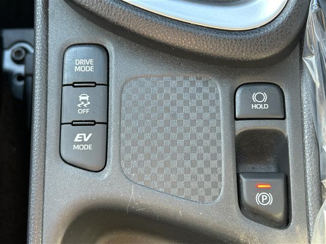 ヤリスクロス ハイブリッドZ 純正ナビ(フルセグTV/Bluetooth)/全周囲カメラ/ETC2.0/運転席パワーシート/半革シート/社外前後ドラレコ/追従クルコン/純正18インチAW/100V充電/前後コーナーセンサー(31枚目)