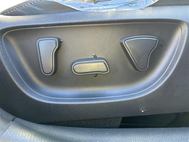 ヤリスクロス ハイブリッドZ 純正ナビ(フルセグTV/Bluetooth)/全周囲カメラ/ETC2.0/運転席パワーシート/半革シート/社外前後ドラレコ/追従クルコン/純正18インチAW/100V充電/前後コーナーセンサー(32枚目)