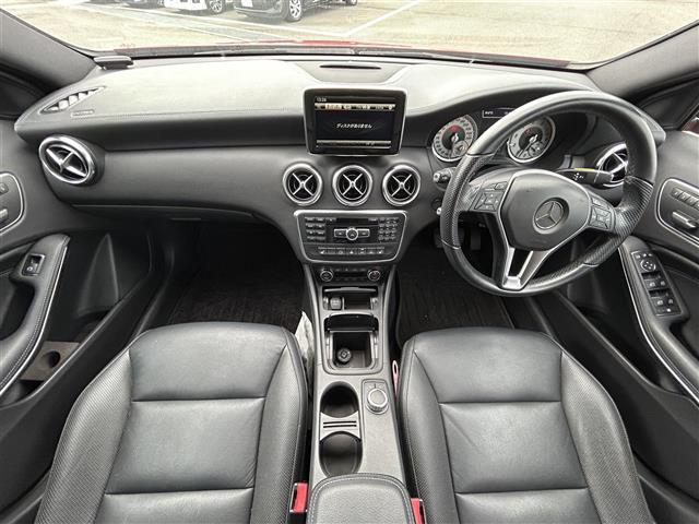 Ａクラス Ａ１８０　純正ナビ／Ｂｌｕｅｔｏｏｔｈ／バックカメラ／ＥＴＣ／クルーズコントロール／純正フロアマット／パワーシート／シートメモリー機能／シートヒーター／ドアバイザー／純正１８インチアルミホイール／ＬＥＤ／ＶＤＣ（32枚目）