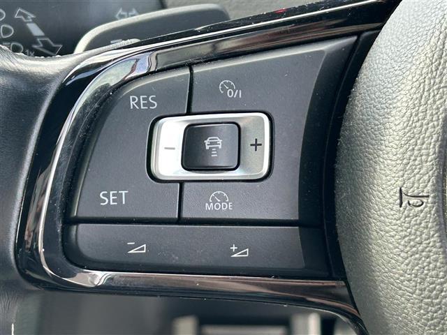 ゴルフＲ ベースグレード　純正ナビ（ＣＤ／ＤＶＤ／Ｂｌｕｅｔｏｏｔｈ／ＳＤ）／バックカメラ／前後ドラレコ／ＥＴＣ／パドルシフト／追従クルーズコントロール／ＧＰＳレーダー／純正キャリパー／ＲＥＭＵＳマフラー／コーナーセンサー（4枚目）