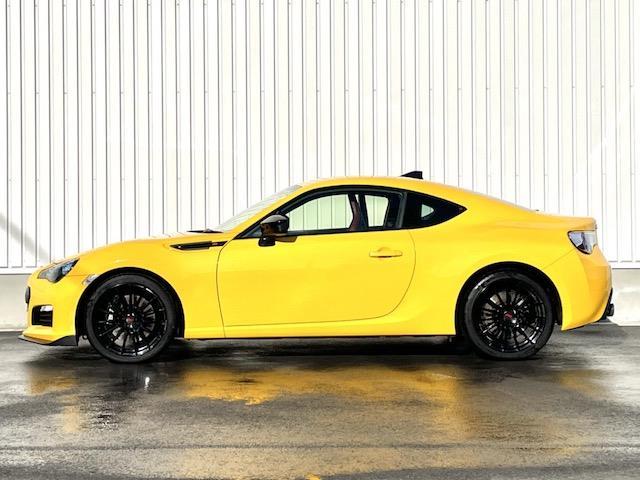 ＢＲＺ ｔＳ　３００台限定　サンライズイエロー１００台限定　ＳＴＩ製フロントアンダースポイラー　ＳＴＩ製ｂｒｅｍｂｏ１７インチディスクブレーキ　ＳＴＩ製１８インチブラック塗装アルミホイール　ＲＥＣＡＲＯシート（23枚目）