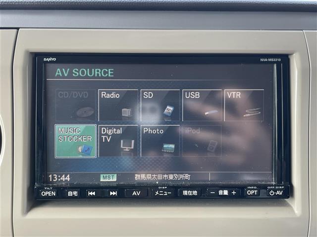 Ｘ　純正ＨＤＤナビ　ＣＤ　ＤＶＤ　ＳＤ　ＵＳＢ　ＶＴＲ　ＴＶ　純正１４インチアルミホイール　電動格納ミラー　ヘッドライトレベライザー　ドアバイザー　エアコン　ウィンカーミラー　Ｗエアバッグ　純正アルミ(2枚目)