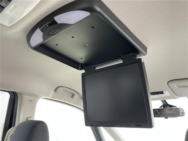 セレナ e-パワー ハイウェイスターV 純正SDナビ(CD/DVD/Bluetooth/フルセグ)プロパイロット 全方位運転支援システム インテリジェントエマージェンシーブレーキ 踏み間違い衝突防止アシスト(4枚目)