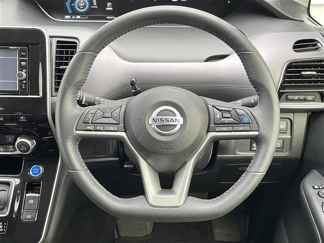 セレナ e-パワー ハイウェイスターV 純正SDナビ(CD/DVD/Bluetooth/フルセグ)プロパイロット 全方位運転支援システム インテリジェントエマージェンシーブレーキ 踏み間違い衝突防止アシスト(7枚目)