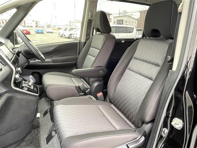 セレナ e-パワー ハイウェイスターV 純正SDナビ(CD/DVD/Bluetooth/フルセグ)プロパイロット 全方位運転支援システム インテリジェントエマージェンシーブレーキ 踏み間違い衝突防止アシスト(22枚目)