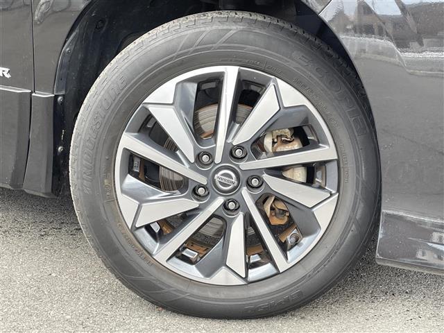 セレナ e-パワー ハイウェイスターV 純正SDナビ(CD/DVD/Bluetooth/フルセグ)プロパイロット 全方位運転支援システム インテリジェントエマージェンシーブレーキ 踏み間違い衝突防止アシスト(31枚目)