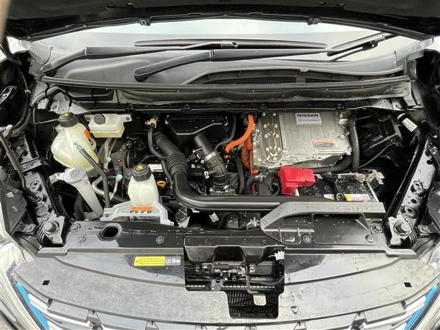 セレナ e-パワー ハイウェイスターV 純正SDナビ(CD/DVD/Bluetooth/フルセグ)プロパイロット 全方位運転支援システム インテリジェントエマージェンシーブレーキ 踏み間違い衝突防止アシスト(32枚目)