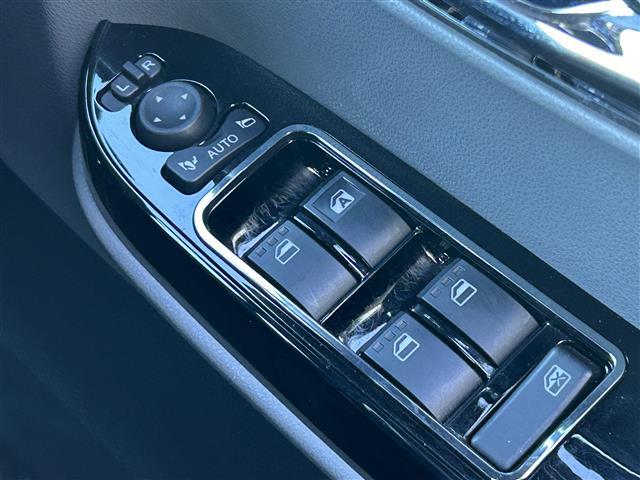 安心の全車保証付き！（※部分保証、国産車は納車後３ヶ月、輸入車は納車後１ヶ月の保証期間となります）。その他長期保証（有償）もご用意しております！※長期保証を付帯できる車両には条件がございます。