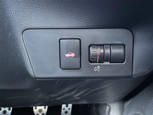 BRZ R ワンオーナー 純正ナビ(CD/DVD/Bluetooth/AM/FM)バックカメラ STIエアロ 革巻きステアリング 前後ドライブレコーダー 純正アルミホイール LEDヘッドランプ(8枚目)