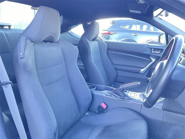 BRZ R ワンオーナー 純正ナビ(CD/DVD/Bluetooth/AM/FM)バックカメラ STIエアロ 革巻きステアリング 前後ドライブレコーダー 純正アルミホイール LEDヘッドランプ(15枚目)