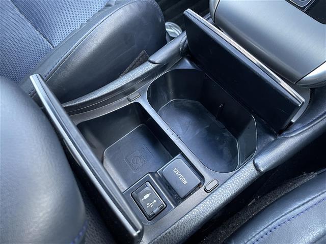 ハリアー プログレスメタル＆レザーパックスタイルブルーイッシュ　純正ＳＤナビ　ＡＭ　ＦＭ　ＣＤ　ＤＶＤ　ＢＴ　ＵＳＢ　ＳＤ　フルセグＴＶ　ＪＢＬプレミアムサウンド　サンルーフ　全方位カメラ　トヨタセーフティーセンスクルーズコントロール（17枚目）