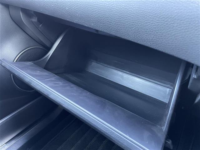 ハリアー プログレスメタル＆レザーパックスタイルブルーイッシュ　純正ＳＤナビ　ＡＭ　ＦＭ　ＣＤ　ＤＶＤ　ＢＴ　ＵＳＢ　ＳＤ　フルセグＴＶ　ＪＢＬプレミアムサウンド　サンルーフ　全方位カメラ　トヨタセーフティーセンスクルーズコントロール（19枚目）