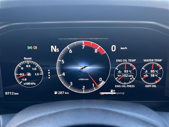 フェアレディＺ プロトスペック　ワンオナ　ＨＫＳ車高調　ＨＫＳマフラー　専用イエローキャリパー　純正メモリナビ　フルセグ　ＵＳＢ　Ｂｌｕｅｔｏｏｔｈ　バックカメラ　３蓮メーター　ビルトインＥＴＣ　ハーフレザーシート（6枚目）