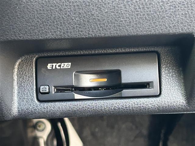 フェアレディＺ プロトスペック　ワンオナ　ＨＫＳ車高調　ＨＫＳマフラー　専用イエローキャリパー　純正メモリナビ　フルセグ　ＵＳＢ　Ｂｌｕｅｔｏｏｔｈ　バックカメラ　３蓮メーター　ビルトインＥＴＣ　ハーフレザーシート（13枚目）