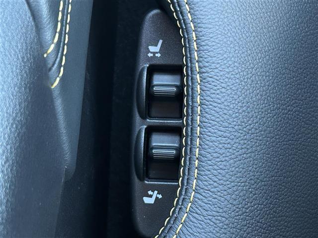 フェアレディＺ プロトスペック　ワンオナ　ＨＫＳ車高調　ＨＫＳマフラー　専用イエローキャリパー　純正メモリナビ　フルセグ　ＵＳＢ　Ｂｌｕｅｔｏｏｔｈ　バックカメラ　３蓮メーター　ビルトインＥＴＣ　ハーフレザーシート（14枚目）