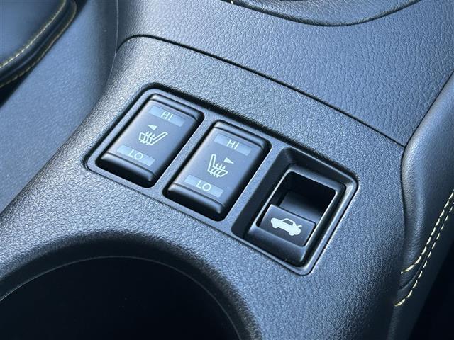 フェアレディＺ プロトスペック　ワンオナ　ＨＫＳ車高調　ＨＫＳマフラー　専用イエローキャリパー　純正メモリナビ　フルセグ　ＵＳＢ　Ｂｌｕｅｔｏｏｔｈ　バックカメラ　３蓮メーター　ビルトインＥＴＣ　ハーフレザーシート（15枚目）