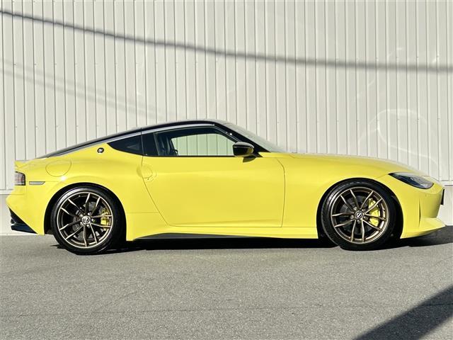フェアレディＺ プロトスペック　ワンオナ　ＨＫＳ車高調　ＨＫＳマフラー　専用イエローキャリパー　純正メモリナビ　フルセグ　ＵＳＢ　Ｂｌｕｅｔｏｏｔｈ　バックカメラ　３蓮メーター　ビルトインＥＴＣ　ハーフレザーシート（31枚目）