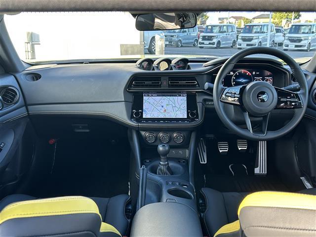 フェアレディＺ プロトスペック　ワンオナ　ＨＫＳ車高調　ＨＫＳマフラー　専用イエローキャリパー　純正メモリナビ　フルセグ　ＵＳＢ　Ｂｌｕｅｔｏｏｔｈ　バックカメラ　３蓮メーター　ビルトインＥＴＣ　ハーフレザーシート（41枚目）